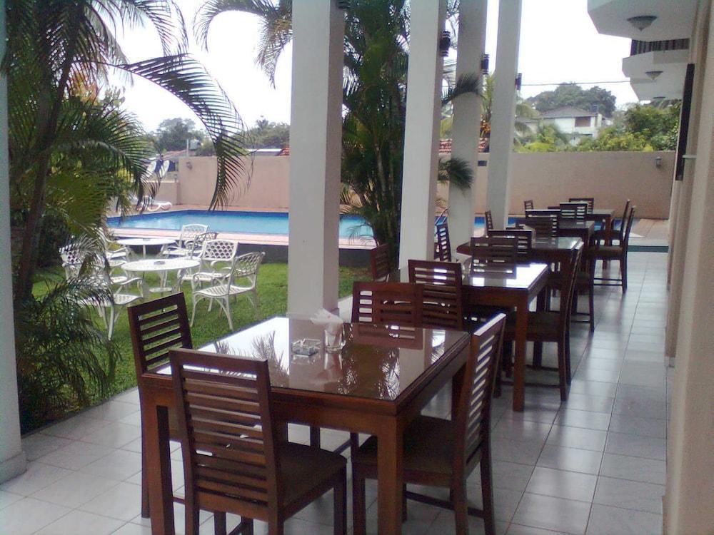 Grand 7 Hotel Thalawathugoda Talawatugoda Exteriér fotografie