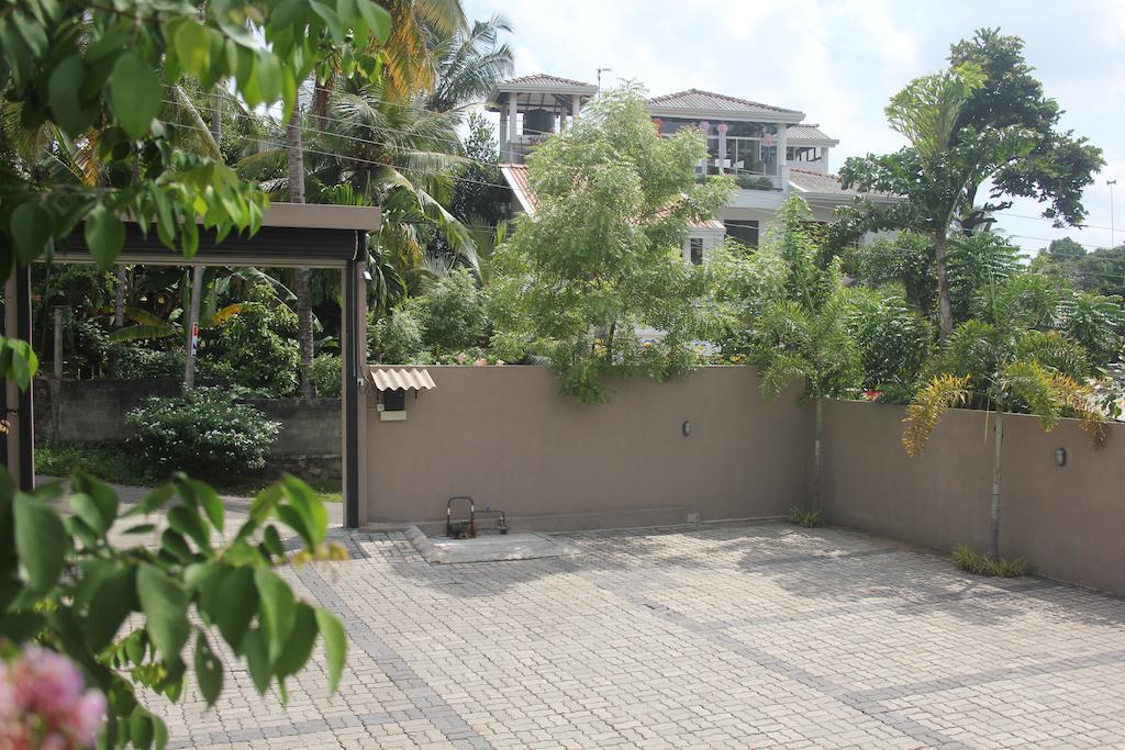Grand 7 Hotel Thalawathugoda Talawatugoda Exteriér fotografie